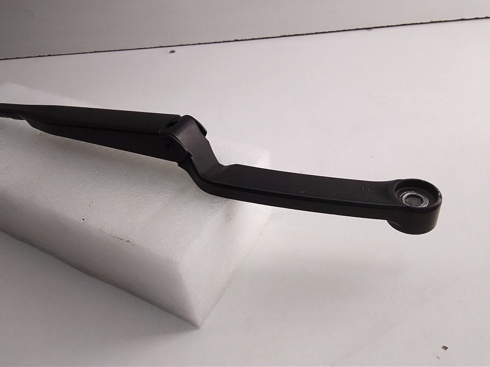Windshield wiper arm
