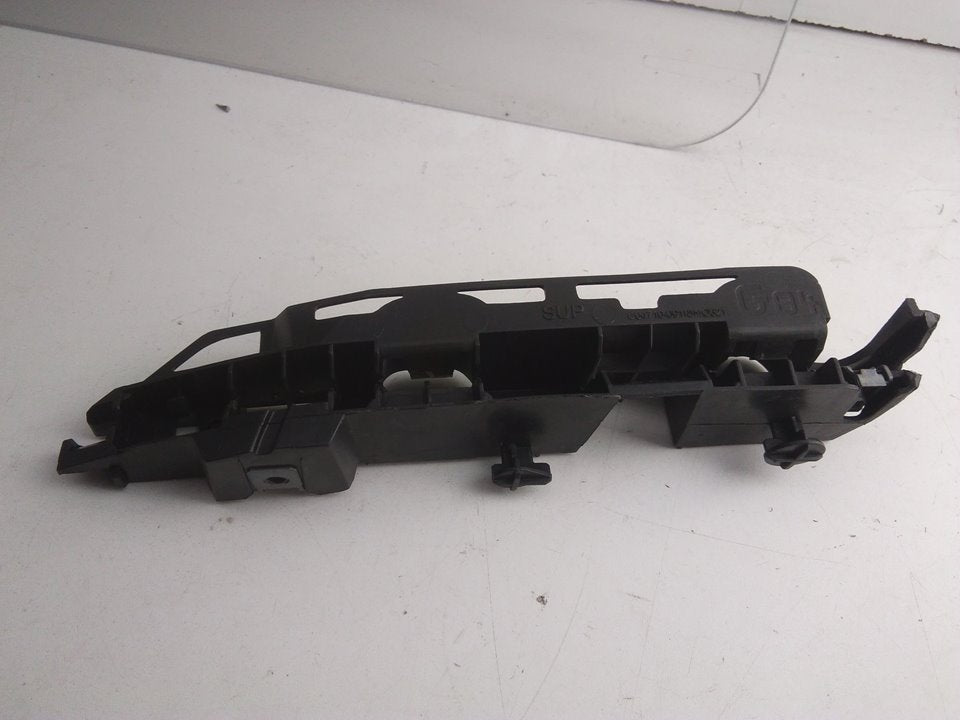 Soporte paragolpes delantero