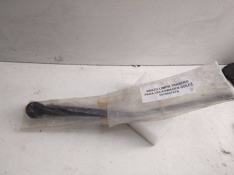 Windshield wiper arm