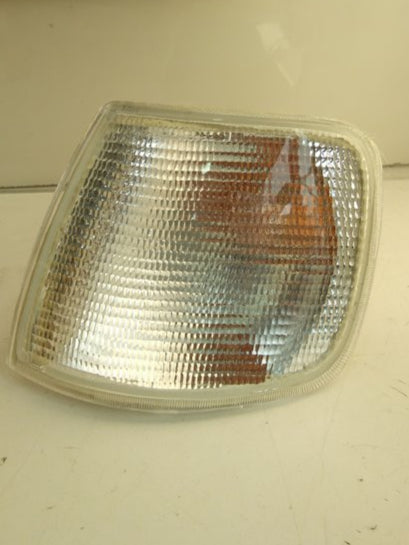 Faro delantero izquierdo