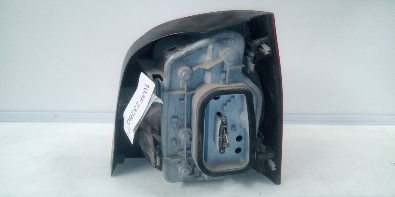 PILOTO TRASERO IZQUIERDO