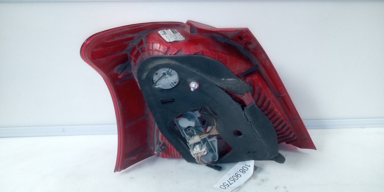 PILOTO TRASERO DERECHO