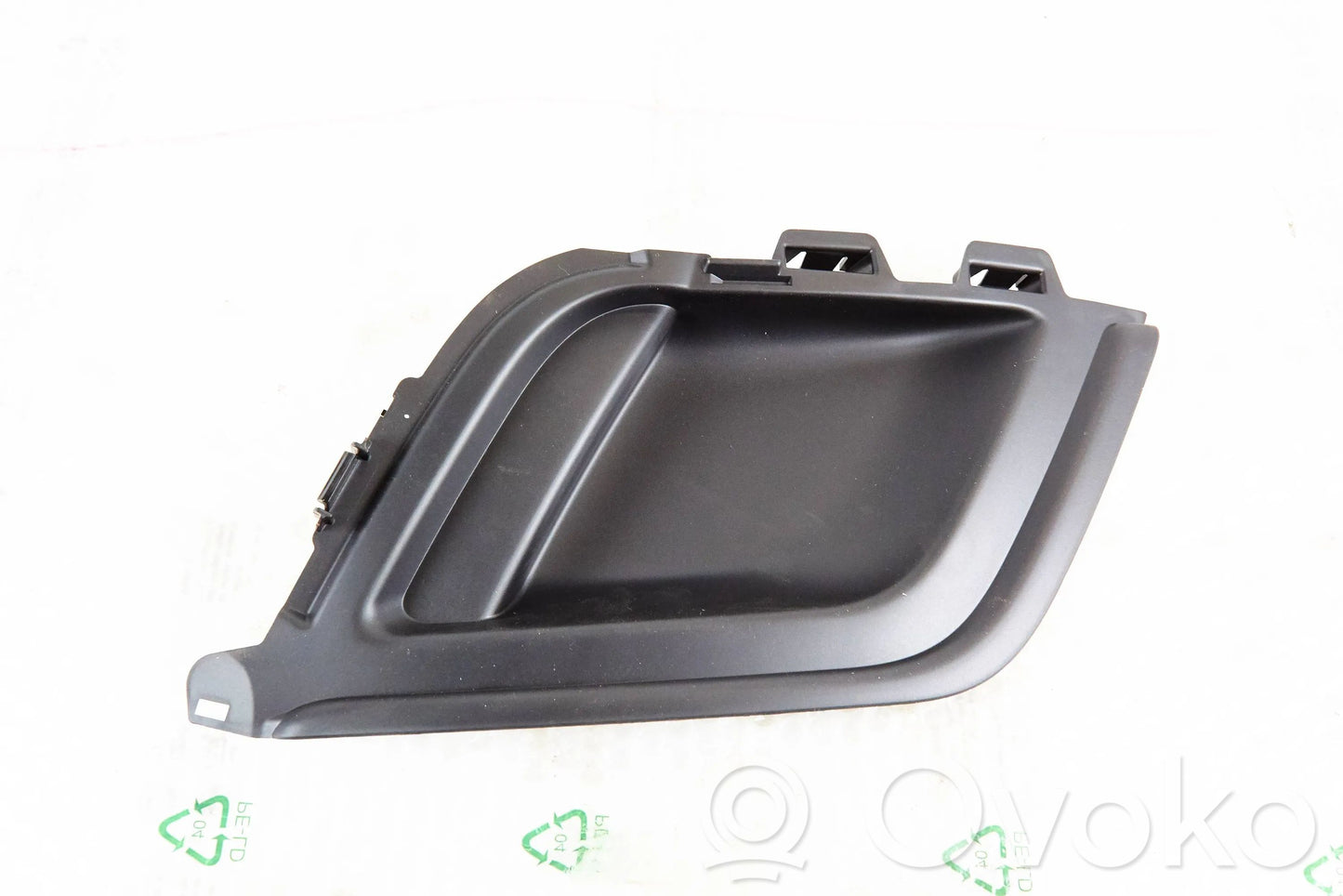 REJILLA PARAGOLPES IZQUIERDA