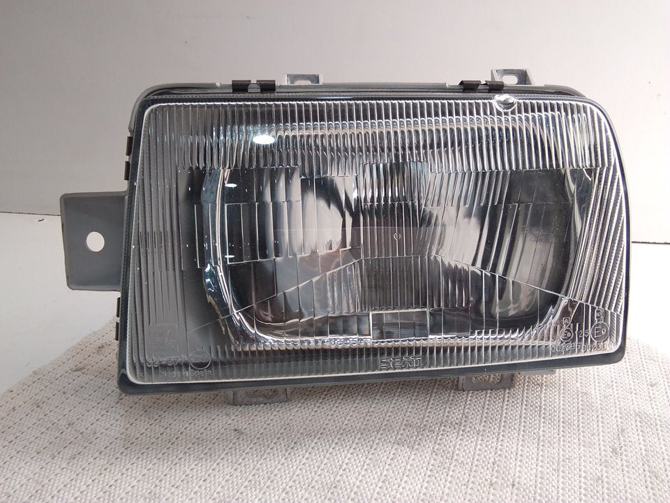 Left headlight