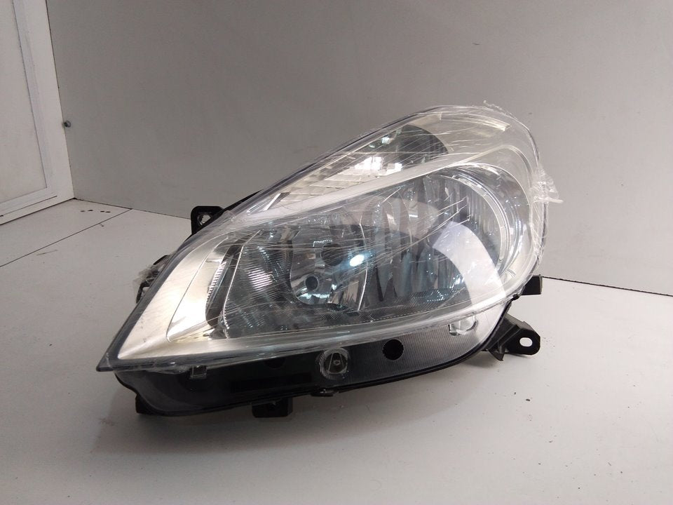 Faro delantero izquierdo