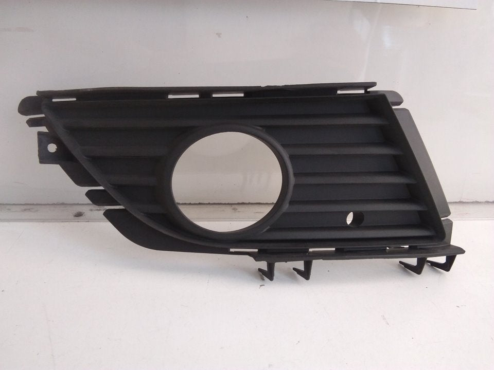 Front bumper grille