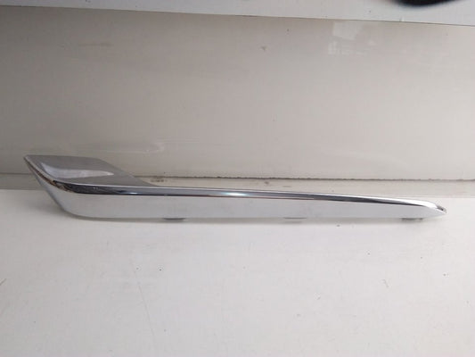 Upper radiator grille