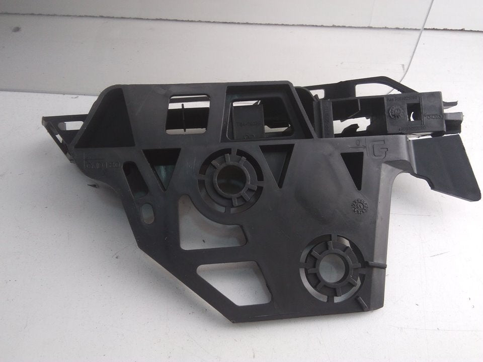 Soporte paragolpes delantero