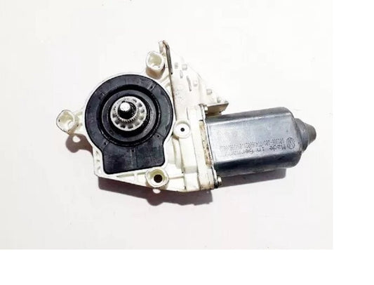 Moteur de vitre avant