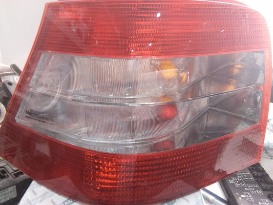 Piloto trasero izquierdo