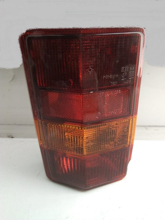 Piloto trasero izquierdo