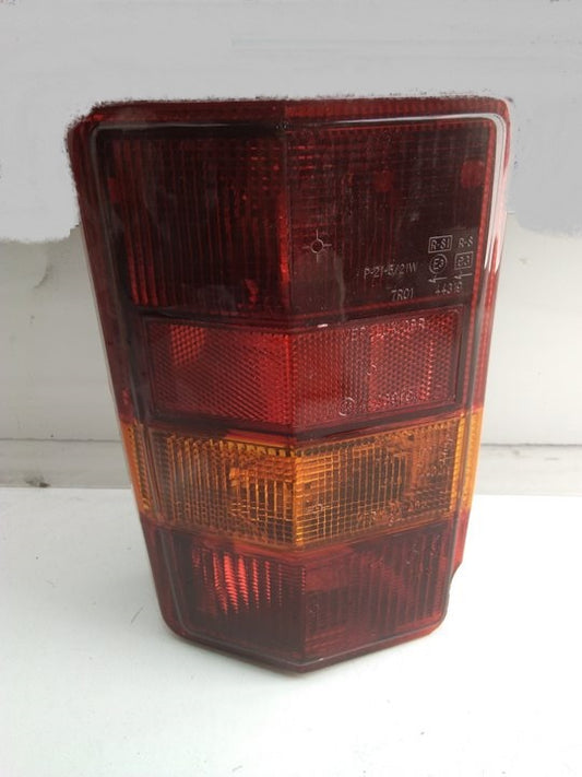 Piloto trasero izquierdo