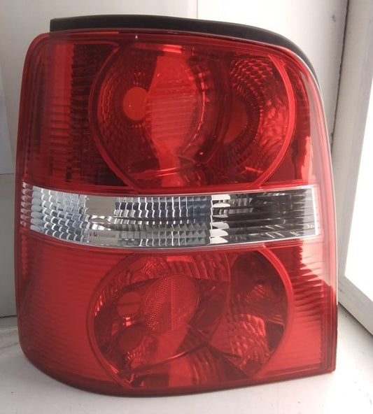 Piloto trasero izquierdo