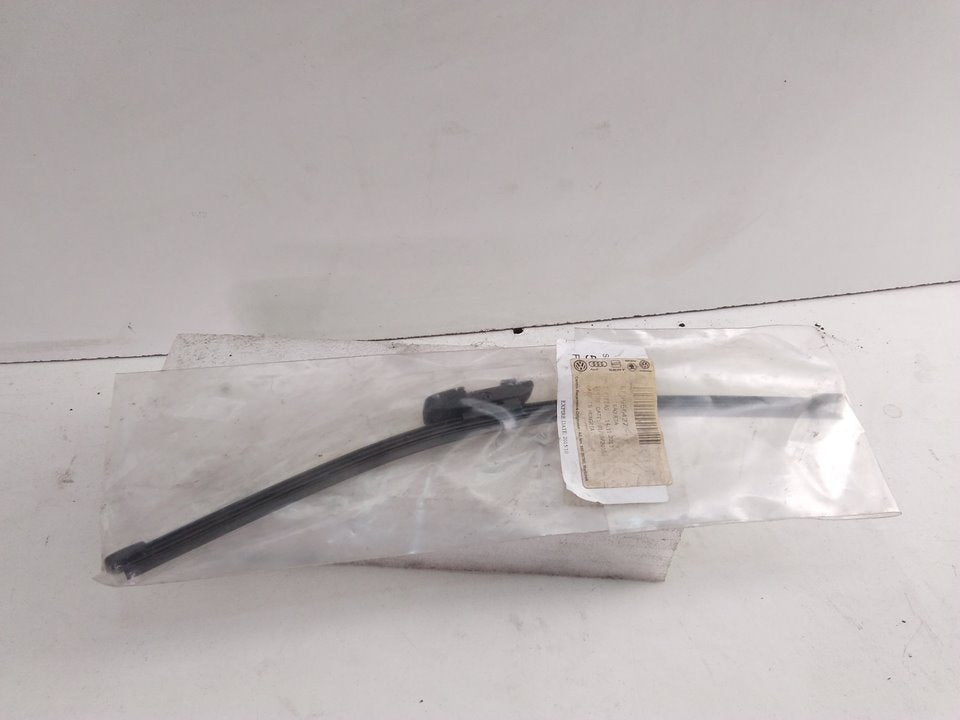 Windshield wiper arm