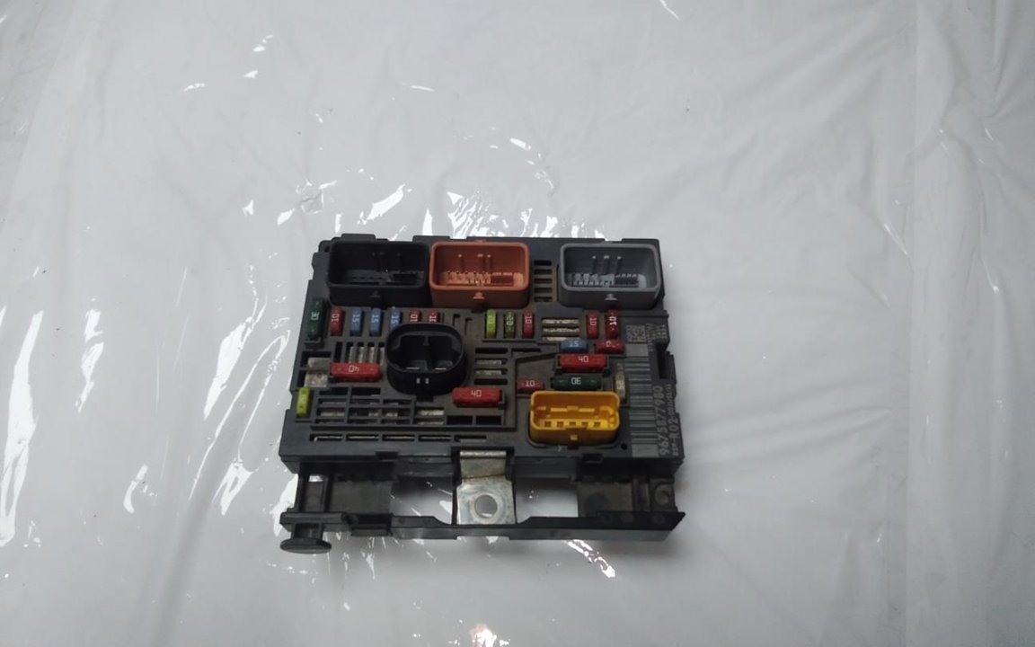 Caja relé
