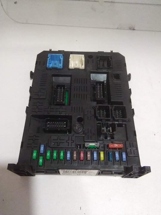 Boîte à relais/fusibles