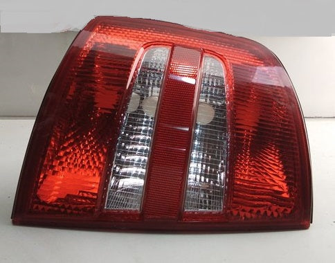 Piloto trasero izquierdo