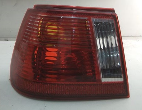 Piloto trasero izquierdo