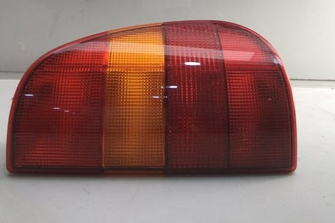 Piloto trasero izquierdo