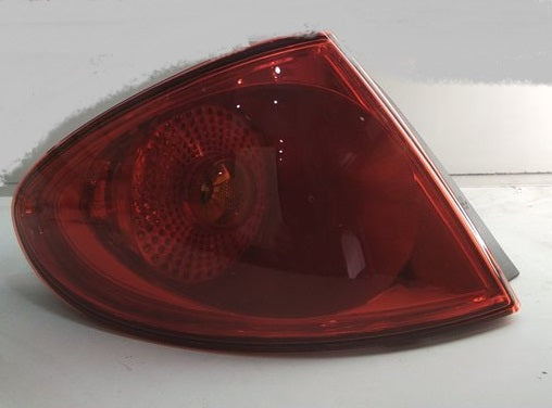 Piloto trasero izquierdo