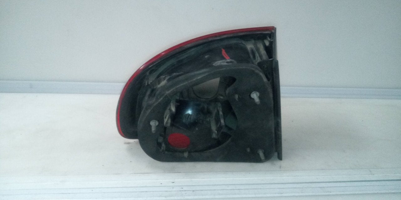 PILOTO TRASERO DERECHO