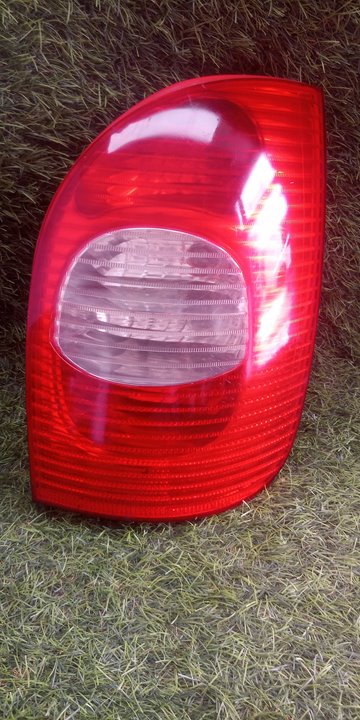 PILOTO TRASERO DERECHO