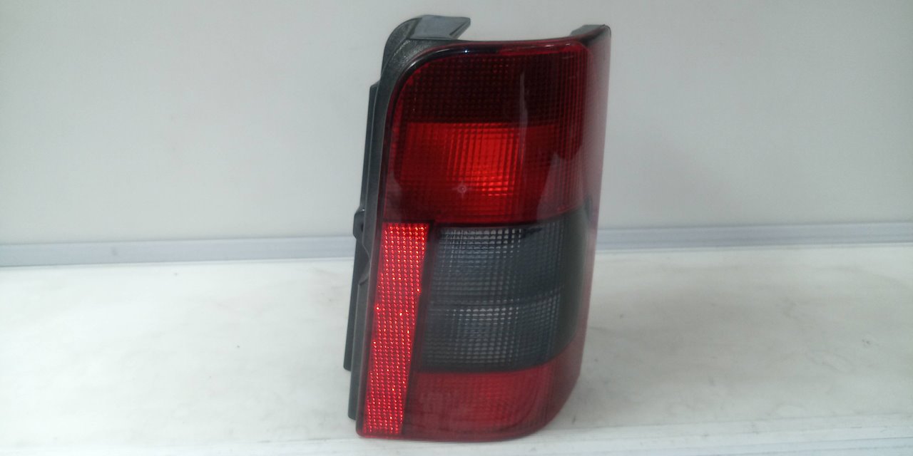 PILOTO TRASERO DERECHO