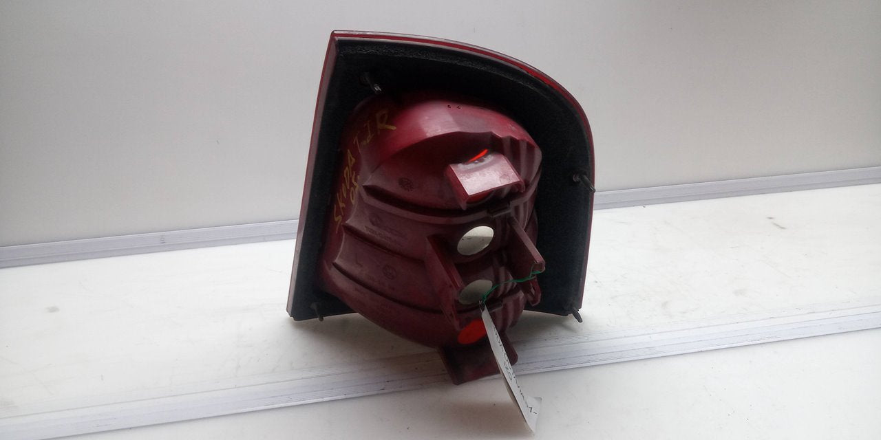 PILOTO TRASERO IZQUIERDO