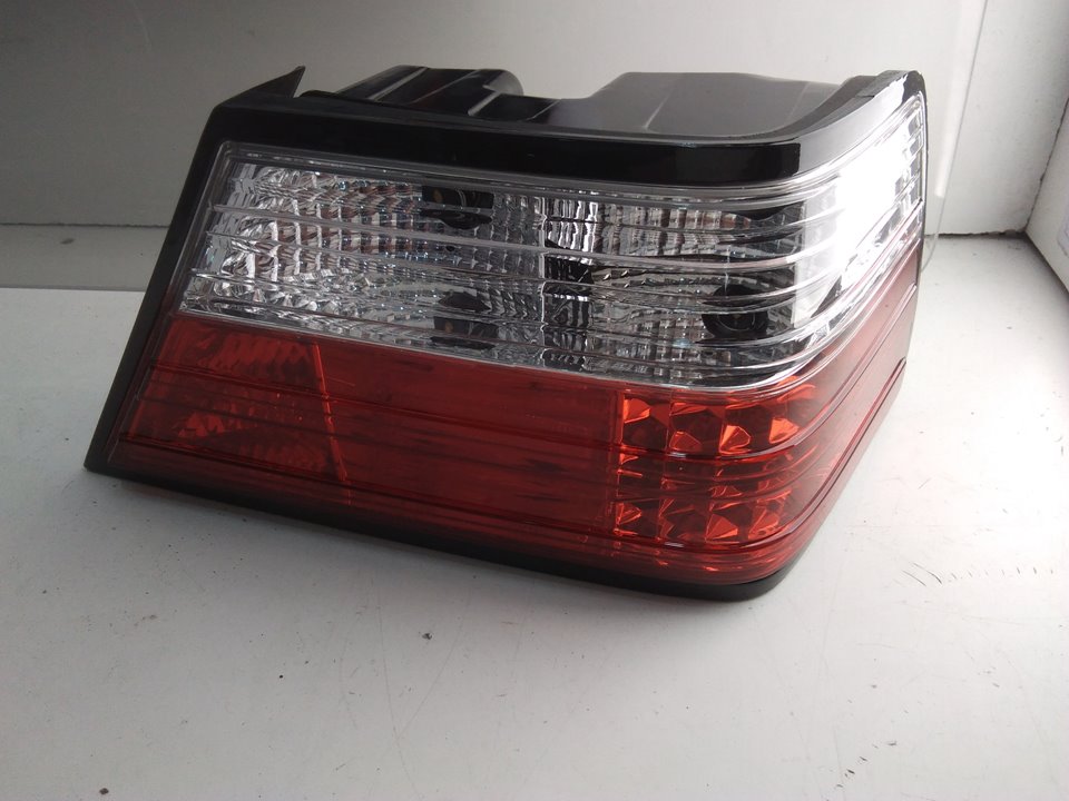 Ensemble de feux arrière Mercedes-Benz